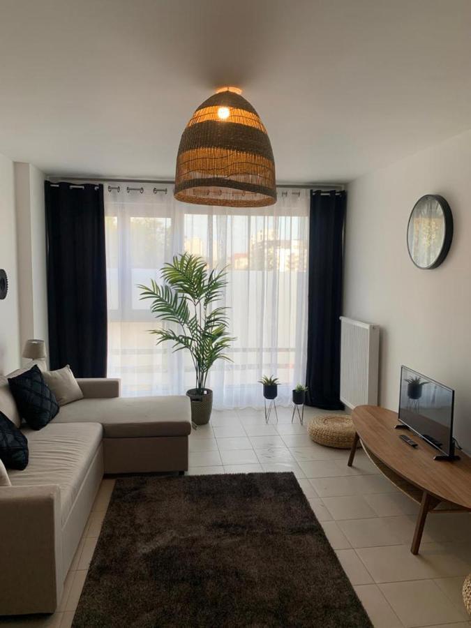 Appartement De Charme 塞纳河畔伊夫里 外观 照片